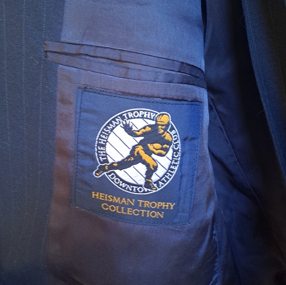 Two-piece suit. Heisman collection.Dry clean only - Picture 9 of 11